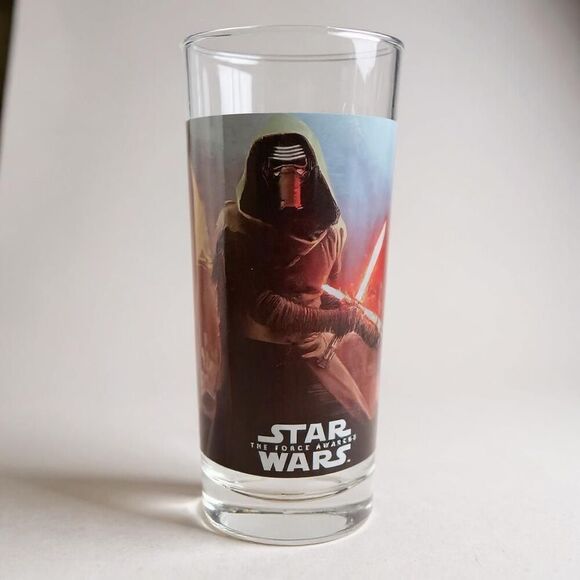 Disney Star Wars: The Force Awakens – Set of 4 Collectible 10oz Glasses New - Picture 7 of 8